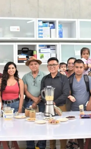 El Brujo's micro-workshops and their impact on the community