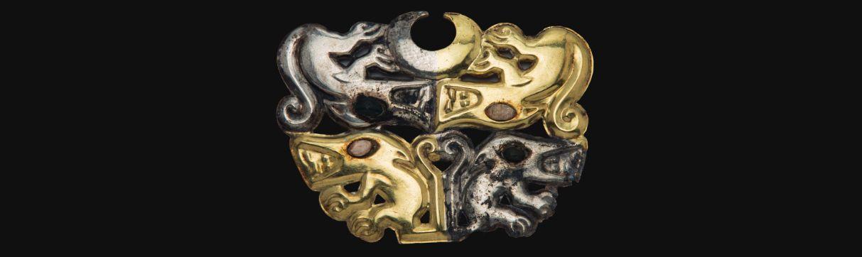 The 44 Nose Ornaments of the Lady of Cao at El Brujo (La Libertad, Peru): Emblems of Power and Moche Duality