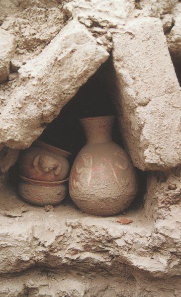 Tumbas de élite mochica en Huaca Cao Viejo: la cámara decorada